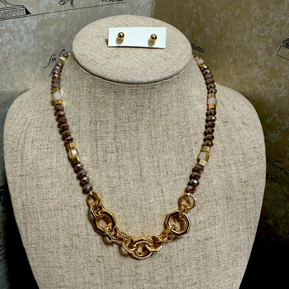 Gold and mauve beaded necklace with matching studs NIB